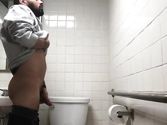 HOT MEN PISSING IN THE TOILET