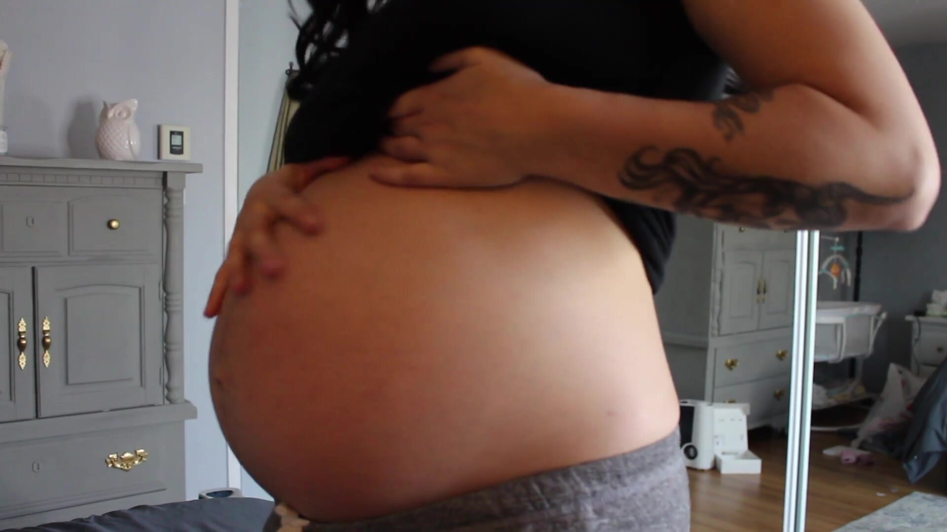 Pregnant belly inflation - ThisVid.com