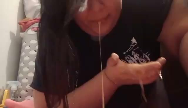 Bbw Puke Porn - Bbw puking pizza chunks - ThisVid.com em inglÃªs