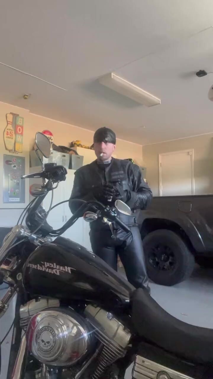 Cigar Smoking Biker Leather Porn - Hot leather biker smoke - ThisVid.com