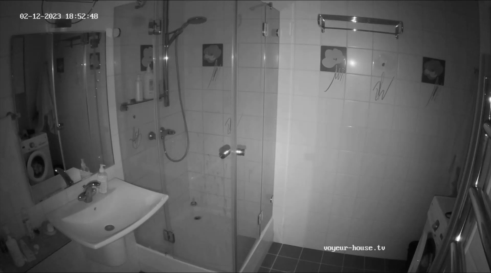 voyeur malaysia chinese shower room