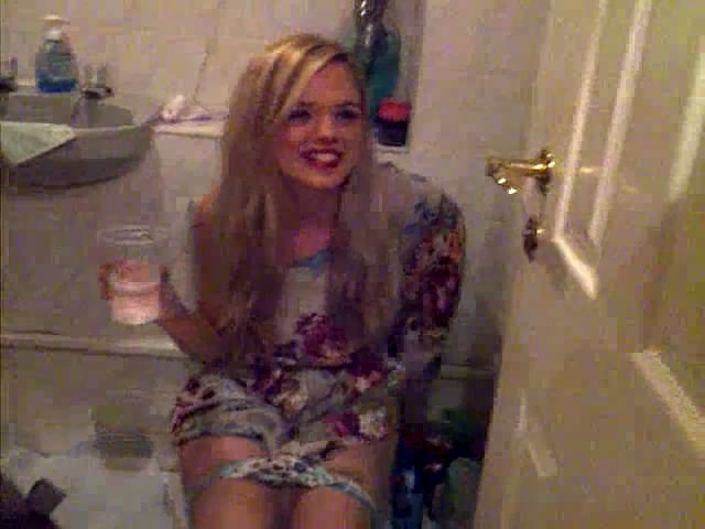 640px x 480px - Birthday girl mel wasted - pissing porn at ThisVid tube