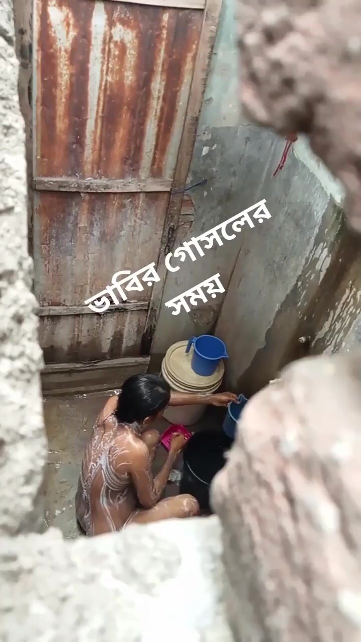 Desi bhabhi hidden bath