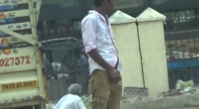 Male Piss Places - INDIAN BOY PISSING IN PUBLIC - ThisVid.com