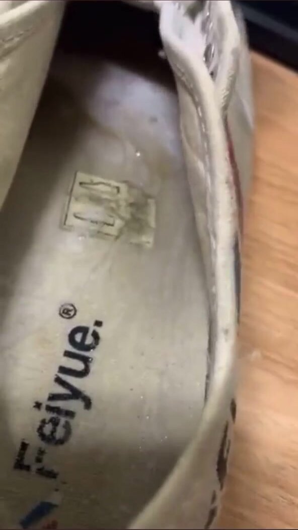 Korean spit in her shoe - ThisVid.com