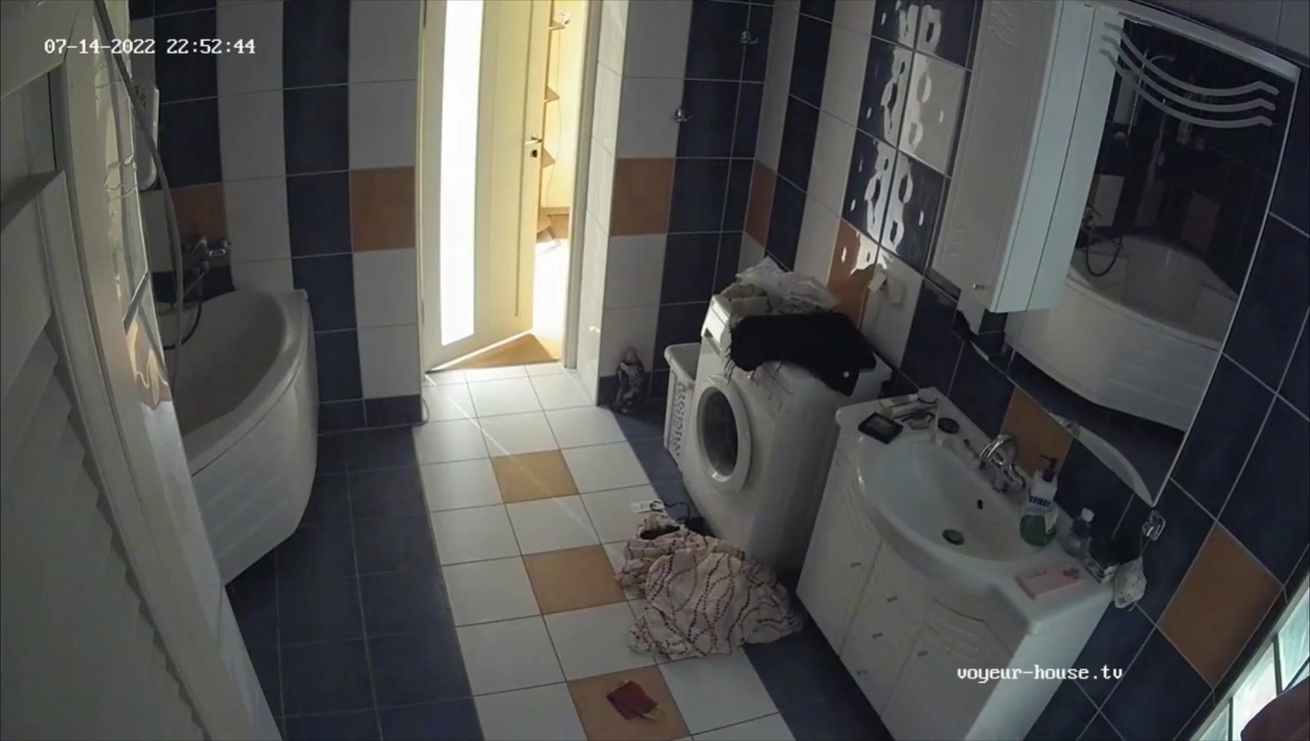 Woman pooping in Toilet
