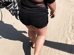 Ebony ripping bubbly farts in public
