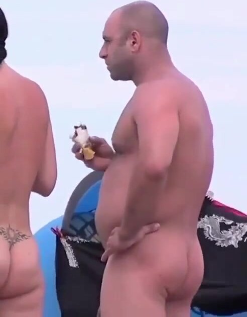 Giant Cocks Nude Beach Video - Big cock on the nude beach - ThisVid.com em inglÃªs