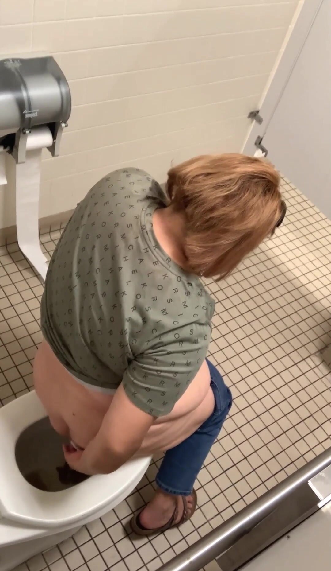 Pooping with product - video 2