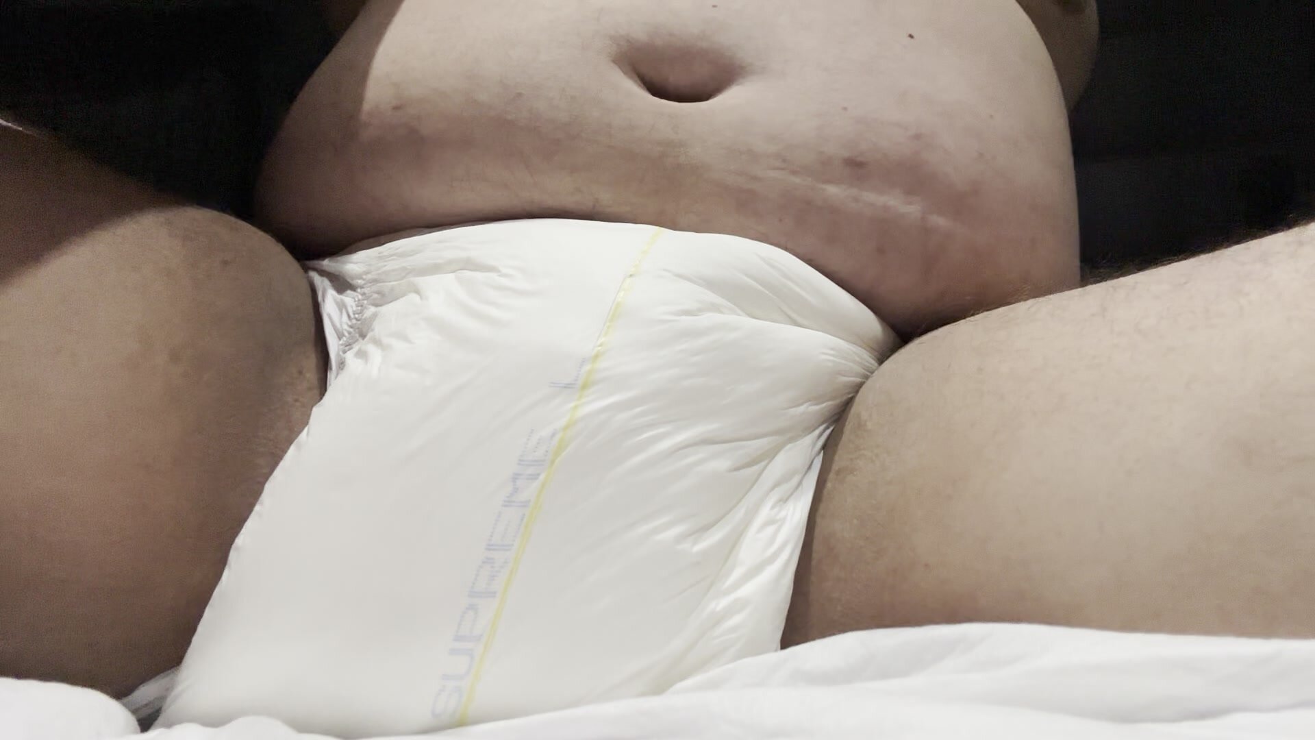 Big poop in diaper - video 3 - ThisVid.com em inglês