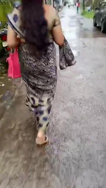 Desi Aunty Walking Gand Gand - Indian aunty big ass walking - ThisVid.com