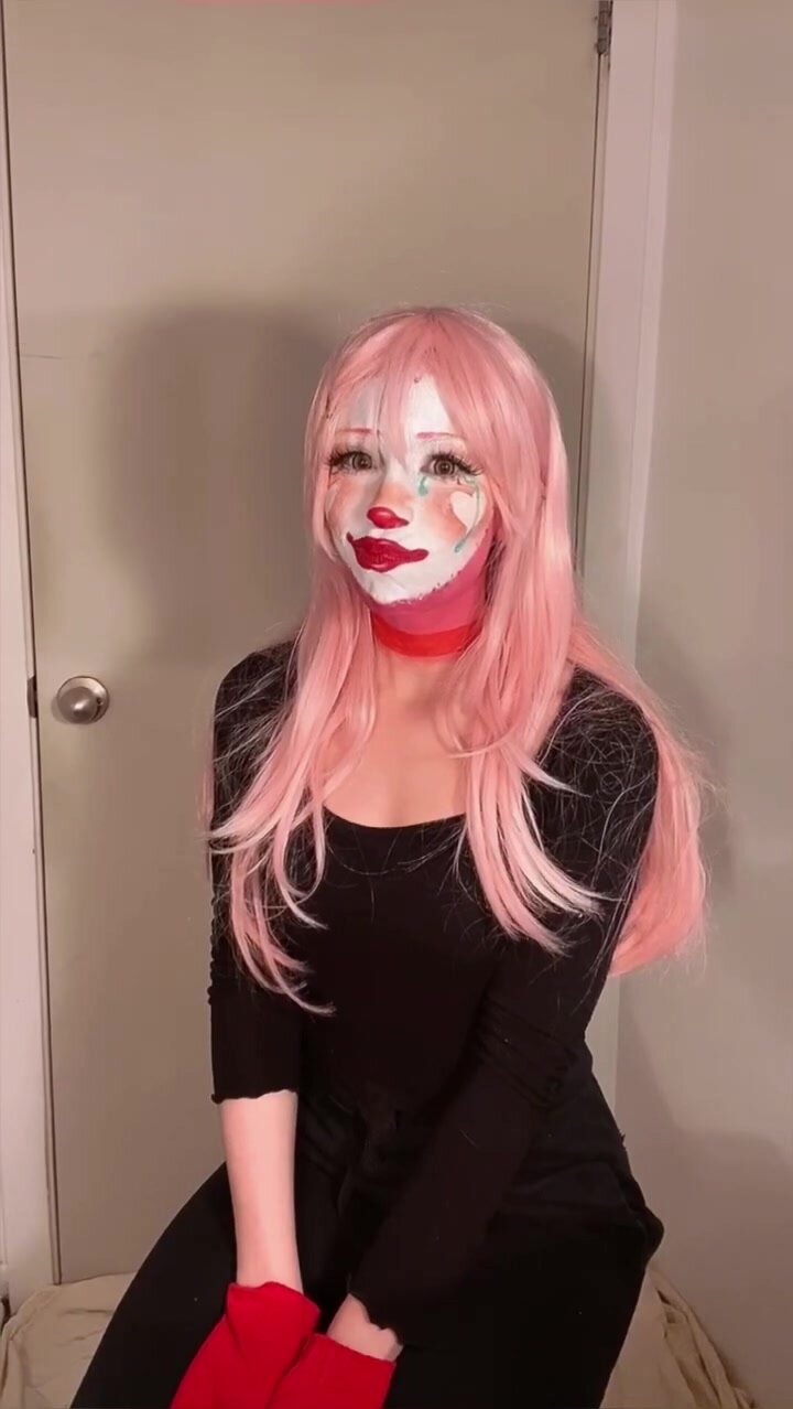 Clown girl pied - video 2 - ThisVid.com на русском