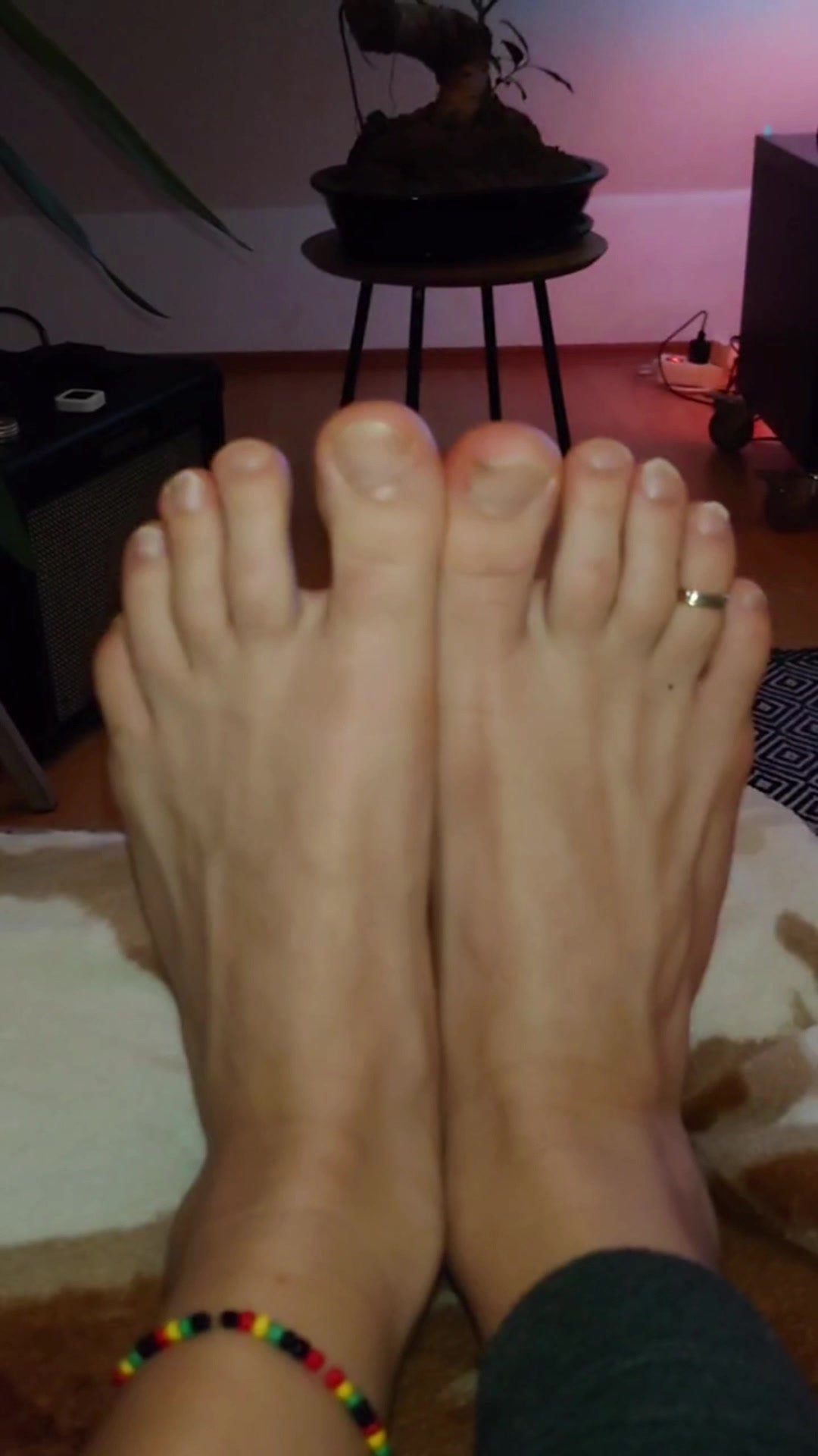 Sweaty smelly 2.5 weeks unwashed 23yo boy feet male - ThisVid.com