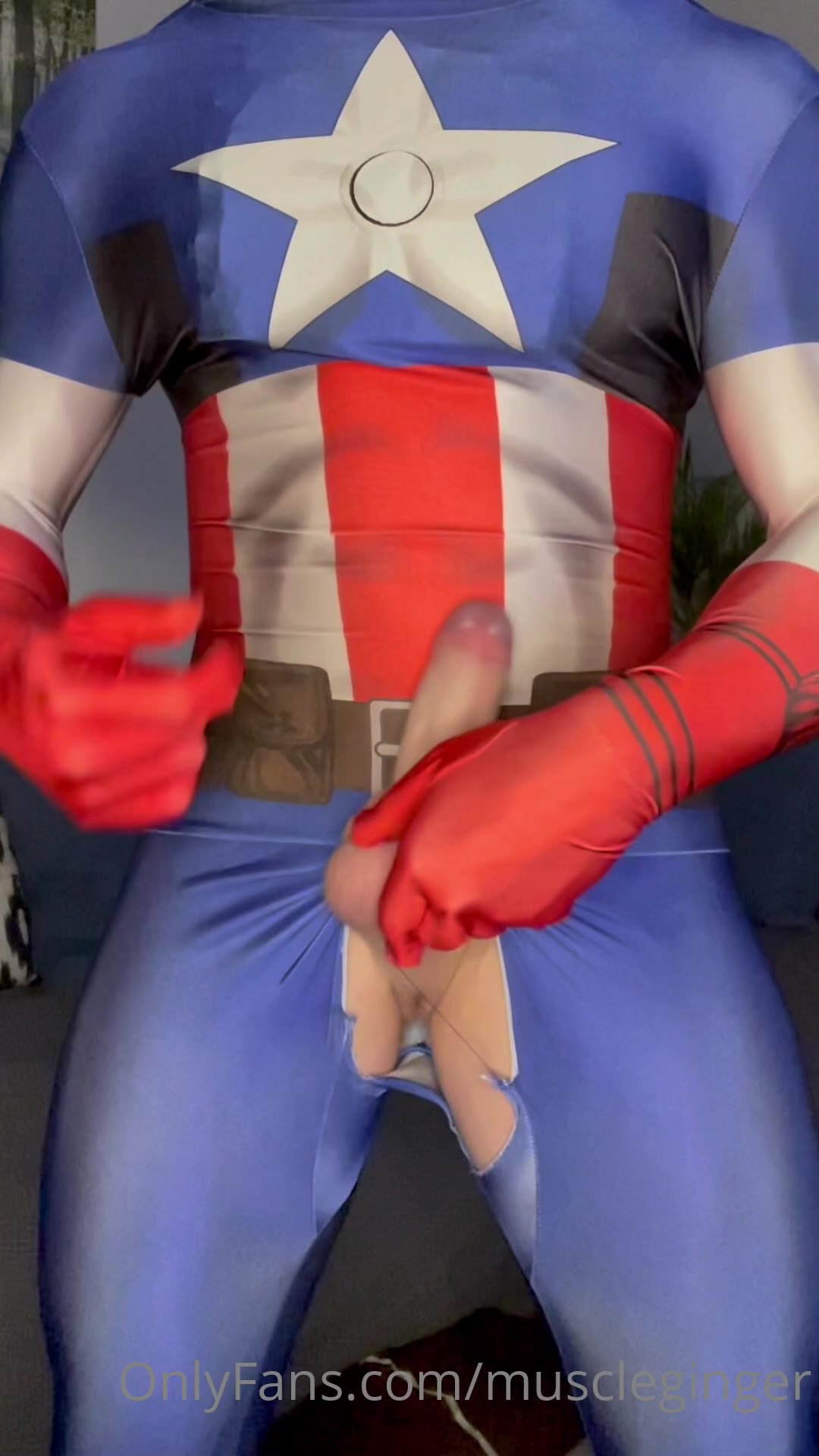 Captain america plays with his dick - ThisVid.com en anglais