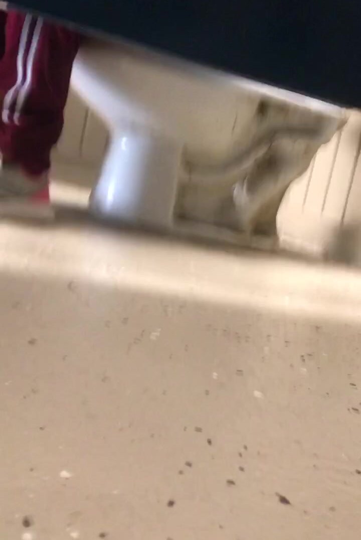 Public toilet voyeur 15 - ThisVid.com