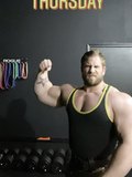 muscle bears/bodybuilders