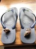 Snail crush bare soles