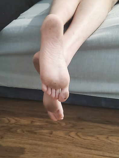 Candid MALE Feet