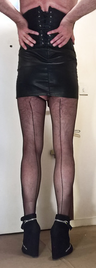 2017-06-02 Mini leather skirt