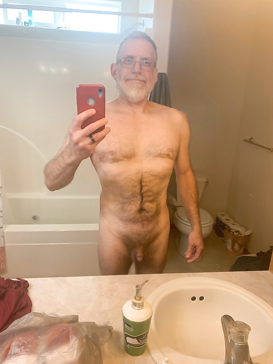 Silver hairy daddy take pic