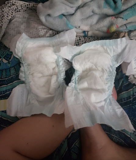Perfect wet Pampers size 6 diapers.