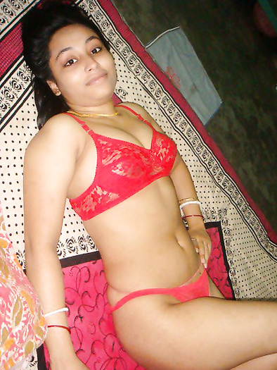 Unseen Pics of Indian Nude Fucking Sucking Girls