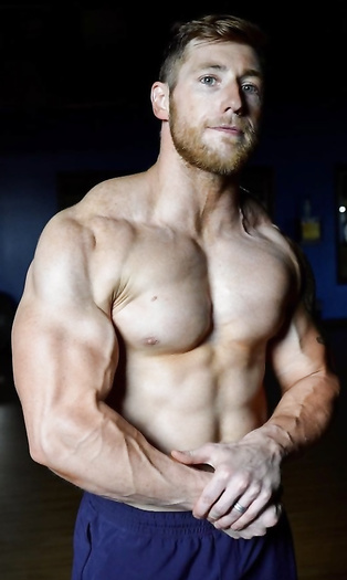Fitness Men in the Web I would love to Muscle Worship