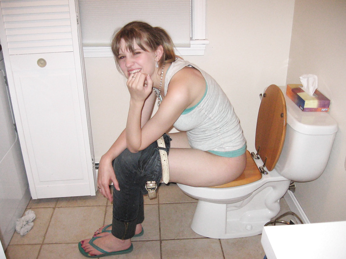 X Girl toilet Part 2