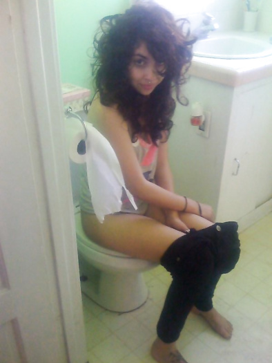 X Girl toilet Part 2