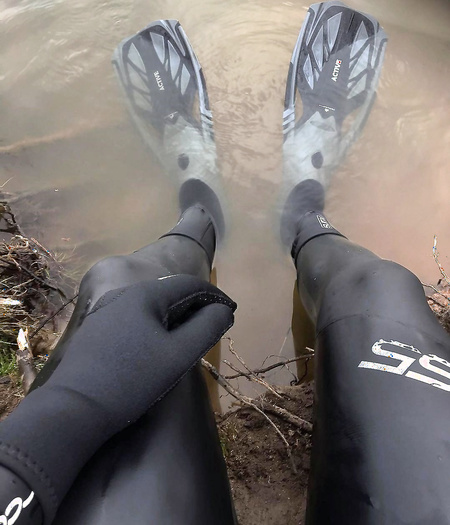 i love my rubber black scuba fins size 14. I love seeing my toes stick out of the crack