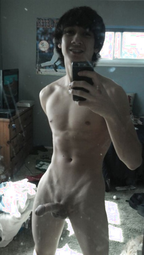 Horny Boy + Mirror + Camera = (4)