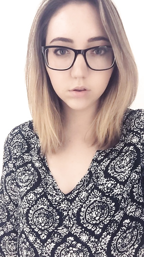 Lauren Hellstrom ( GlassesSlut )
