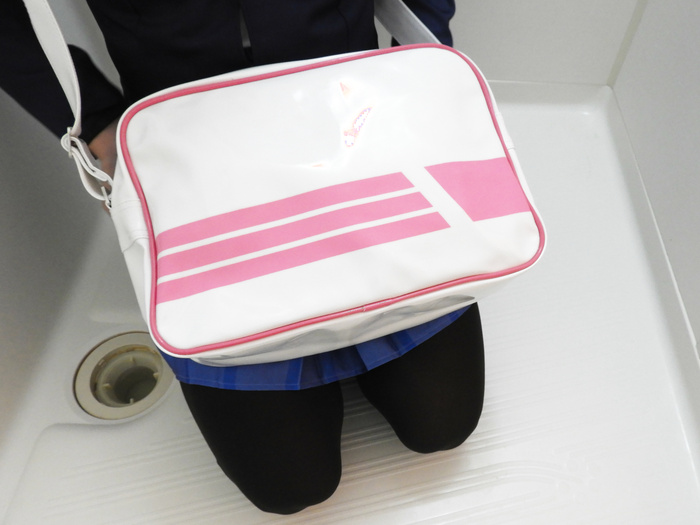 Pooping with "Love live!" School uniform with bag