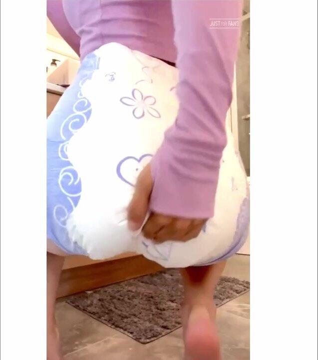 Little Giantess Diaper Mess Edit