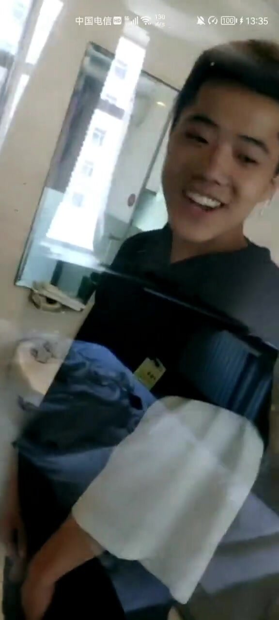 filming asian friend pissing