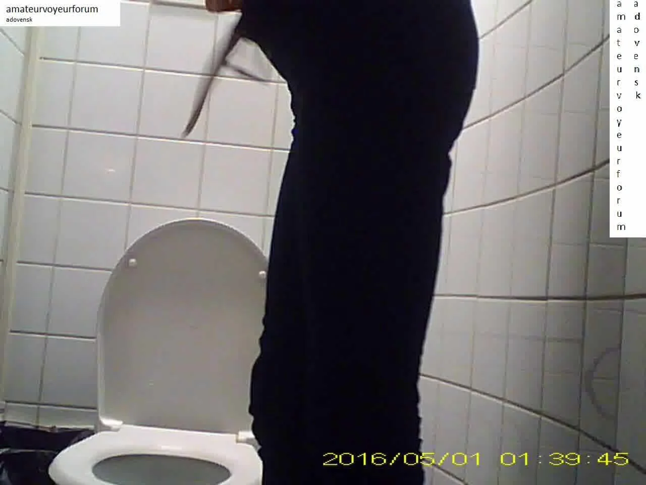 VOYEUR TOILET STUDENT 41 - ThisVid.com