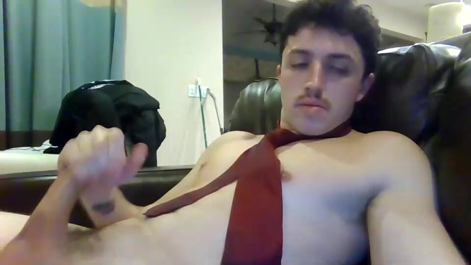 St8 Guy Cums On His Tie