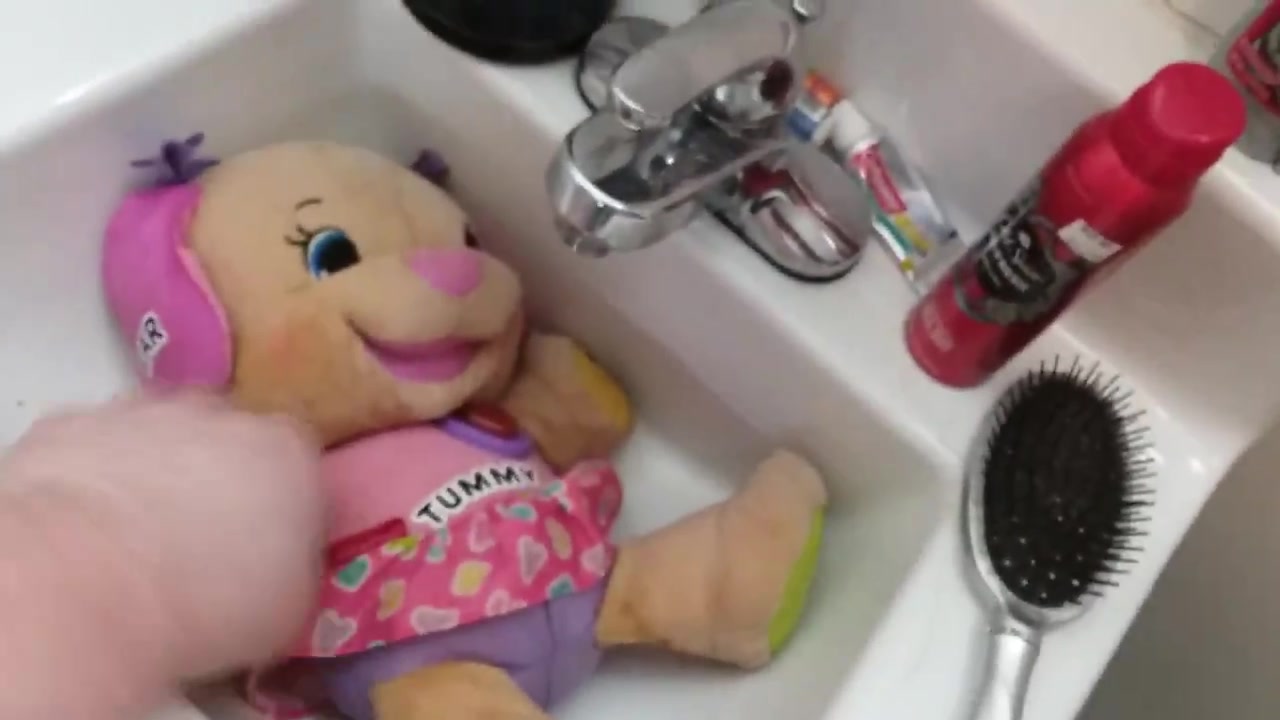 Fisher-Price sis cleaning