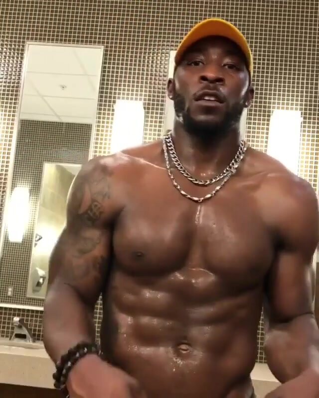 Powerful black daddy muscles