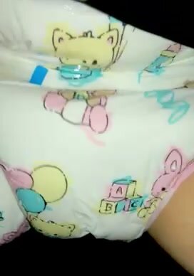 Bedtime diaper - video 2