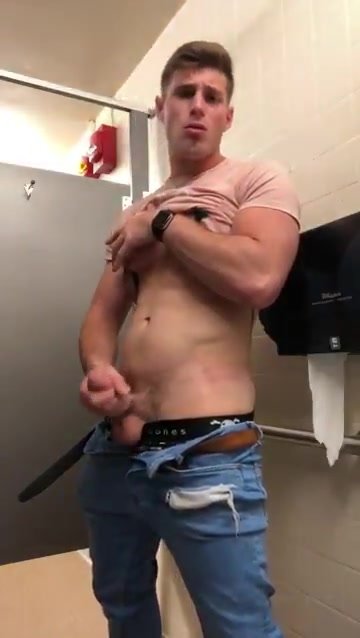 Jerkoff in toilet