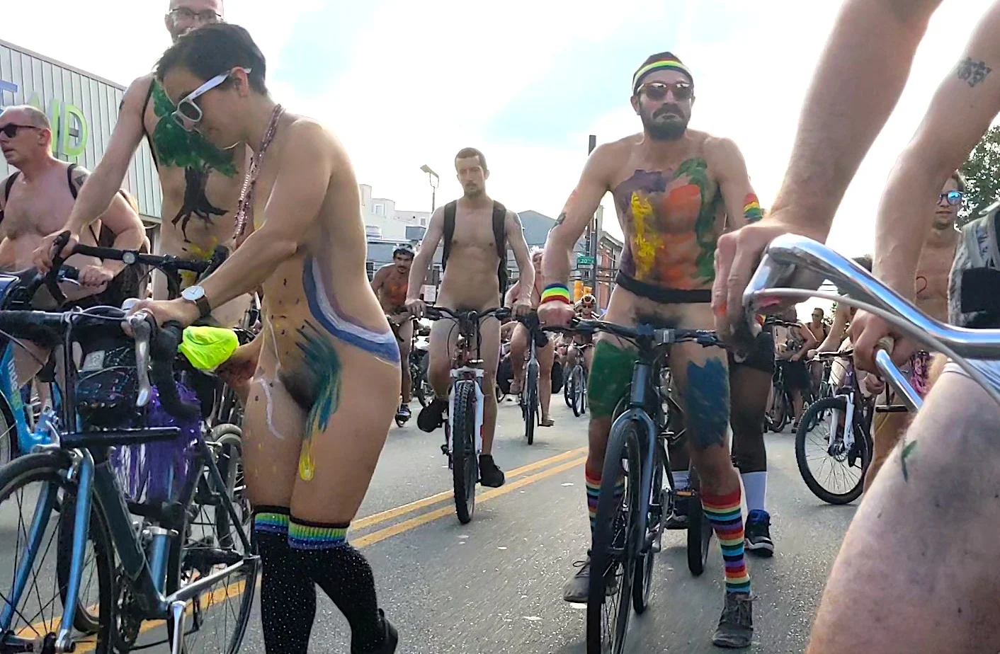 World naked bike ride in Philadelphia, 2022 wnbr pnbr - ThisVid.com en  anglais