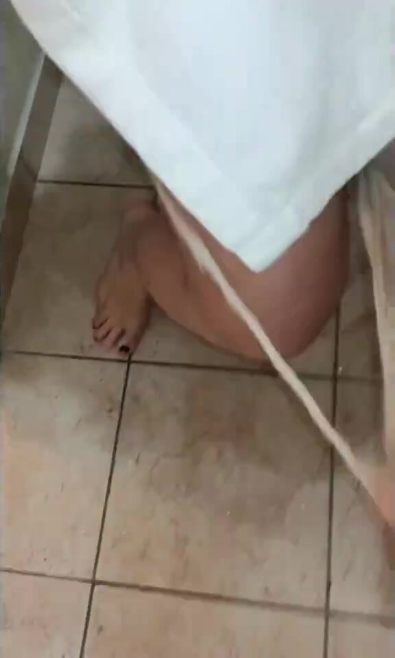 Barefoot girl soaks panties before getting to toilet
