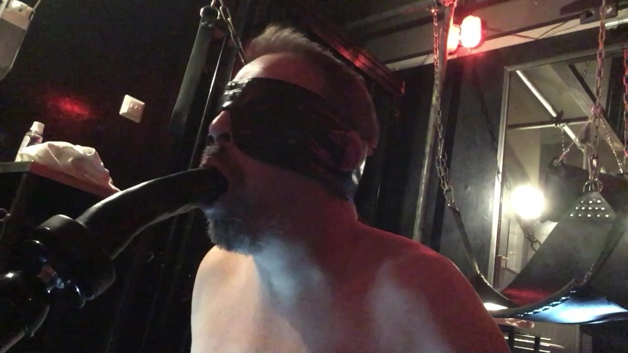 fatpig sucks the fucking machine