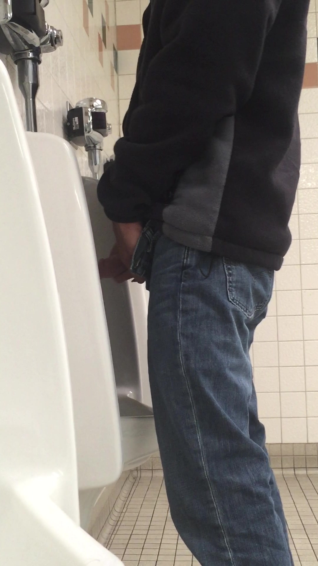 urinal play 15