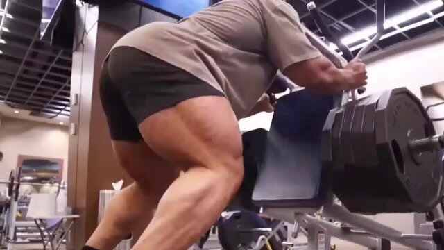 Arab Bodybuilders Huge Muscle Ass + Big Legs