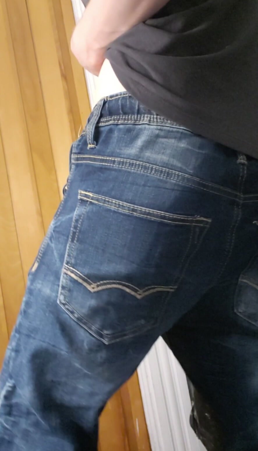 Rewetting Jeans - video 4