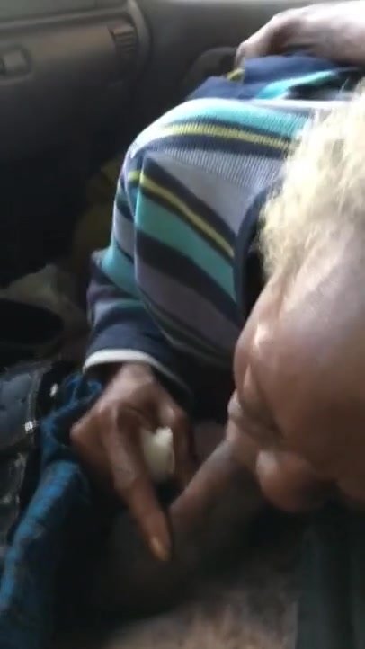 old black crackhead ho chews the nut out
