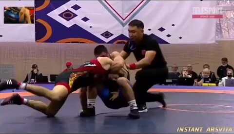 wrestler put to sleep by dominant opponent
