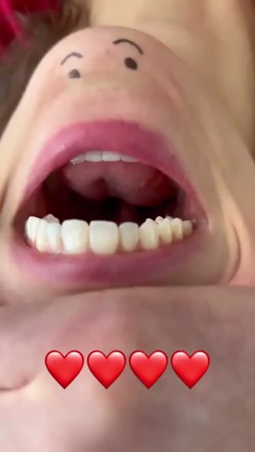 Famous girl shows her uvula